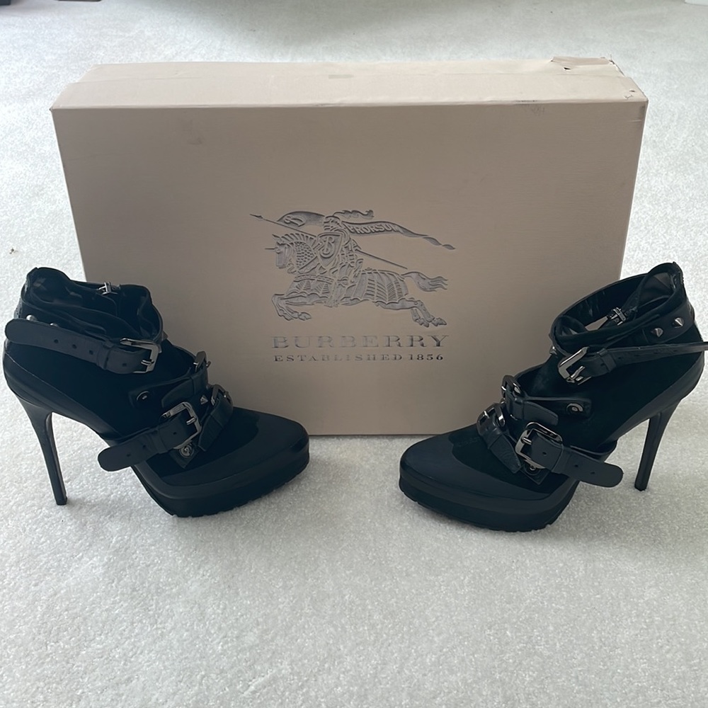 Burberry Runway Booties 8.5 (size 40 European) - Picture 9 of 11